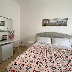 Falù Centro Camera Con Cucina E Bagno Privato , Napoli Italia